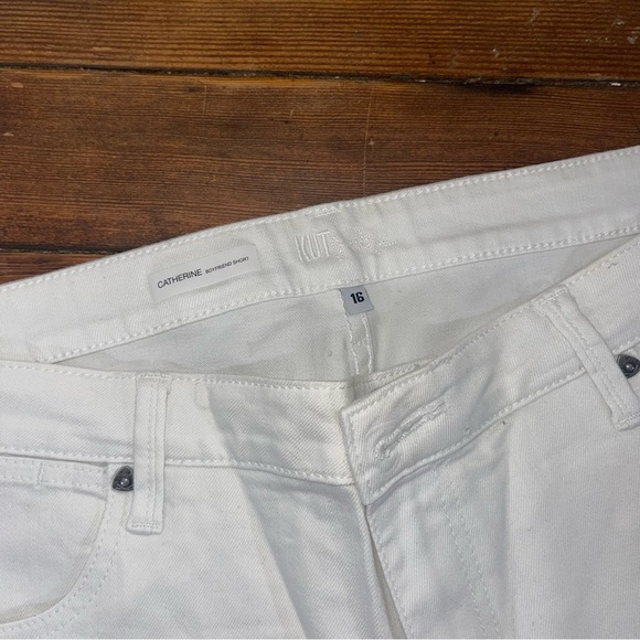 Kut from the Kloth White Jean Shorts Classic Denim Style - Picture 4 of 5